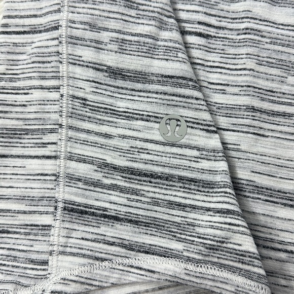 Lululemon Essential Tank Pleated Space Dye Camo White Silver Spoon - Picture 4 of 4